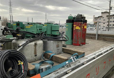 300t複動式油圧ジャッキ レンタル – 港洋リース株式会社